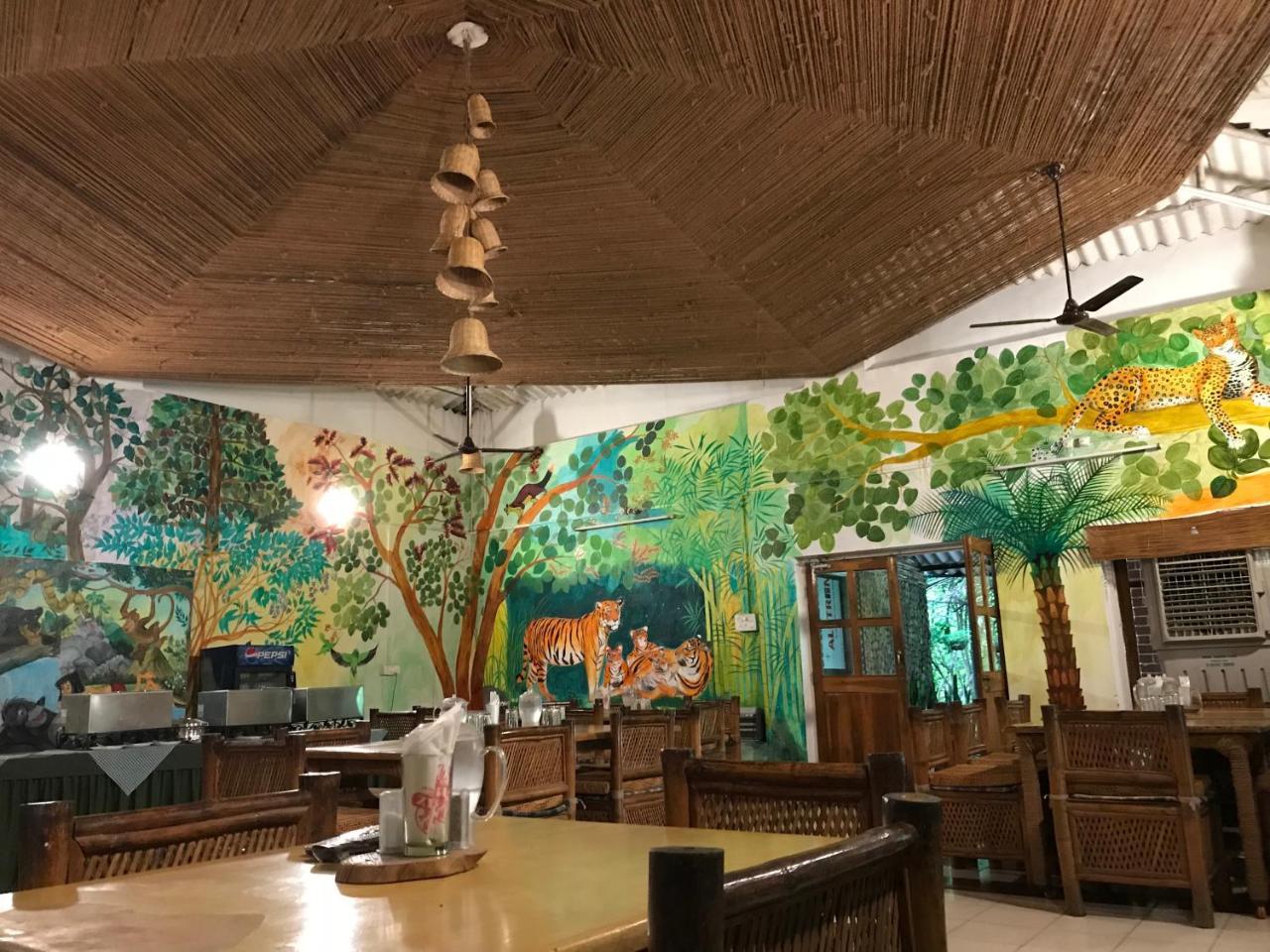 Baaz Jungle Resort Khawāsa Exterior foto